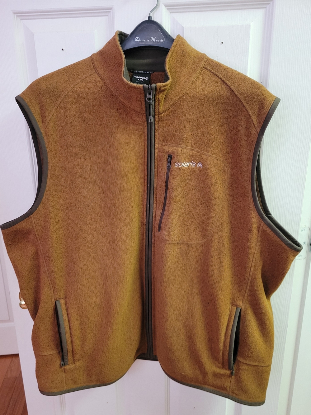 Solaris Men's Brown Zip-Front Fleece Vest